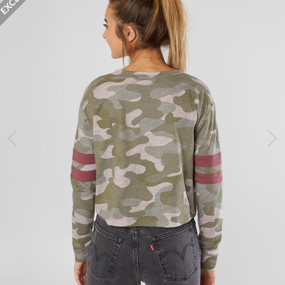 HP🎉NWT Cropped Camo T-shirt - Picture 3 of 4